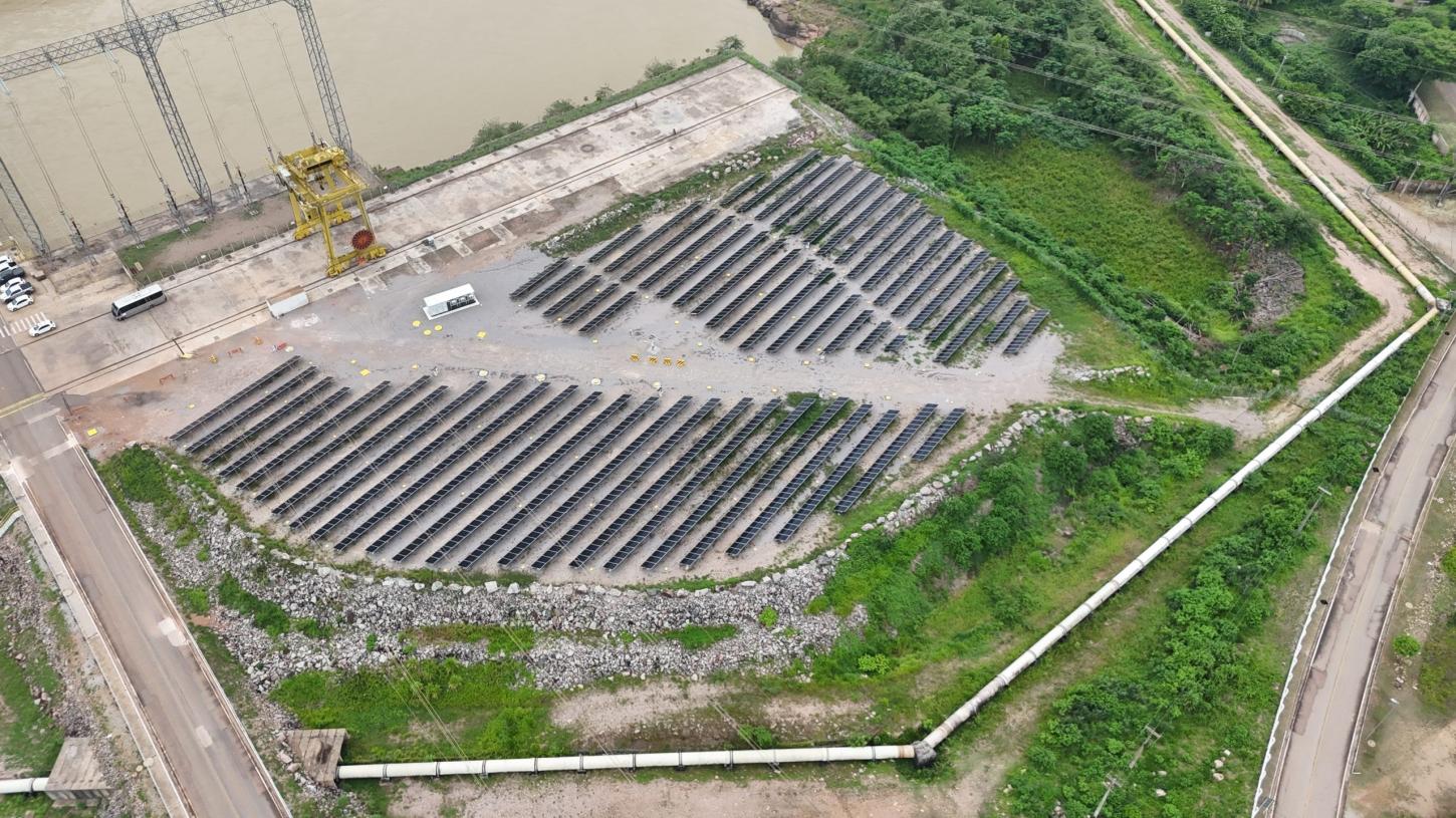 Pesquisa da USP e Eletrobras conclui que solo pedregoso é eficiente e sustentável para geração solar