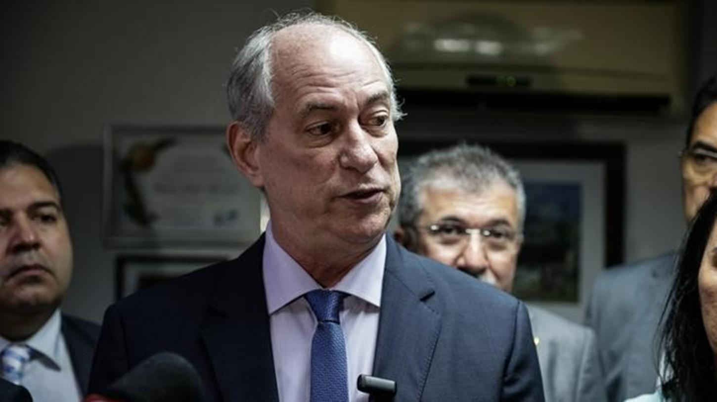 Ciro Gomes tem pedido de prisão preventiva após novos ataques contra Janaína Farias