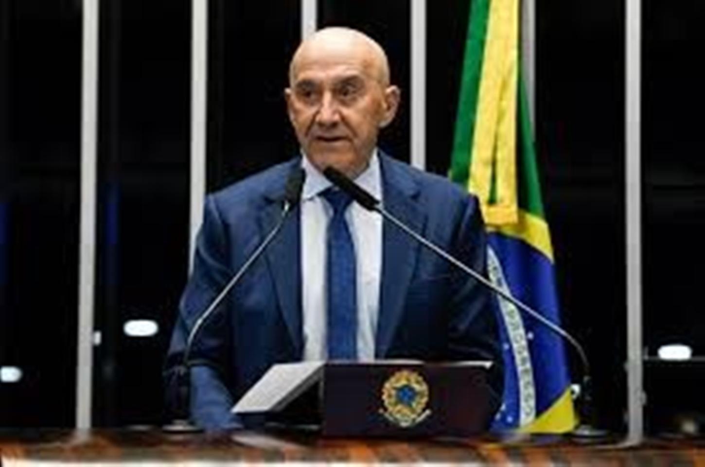 Confúcio Moura defende regulamentação das redes sociais e faz uma crítica contundente na defesa das crianças e adolescentes