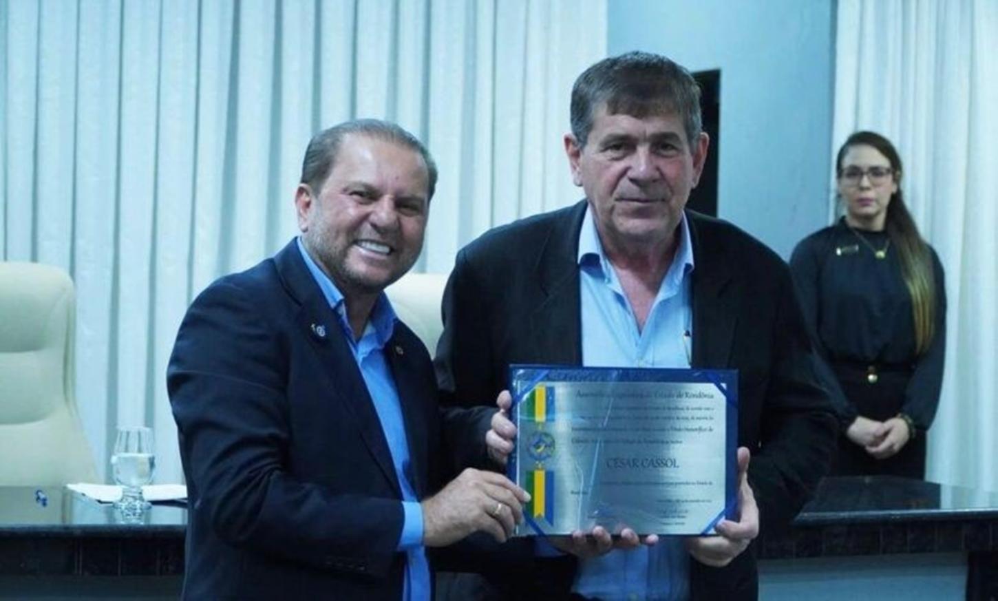 Assembleia Legislativa entrega título de Cidadão Rondoniense a César Cassol em Rolim de Moura