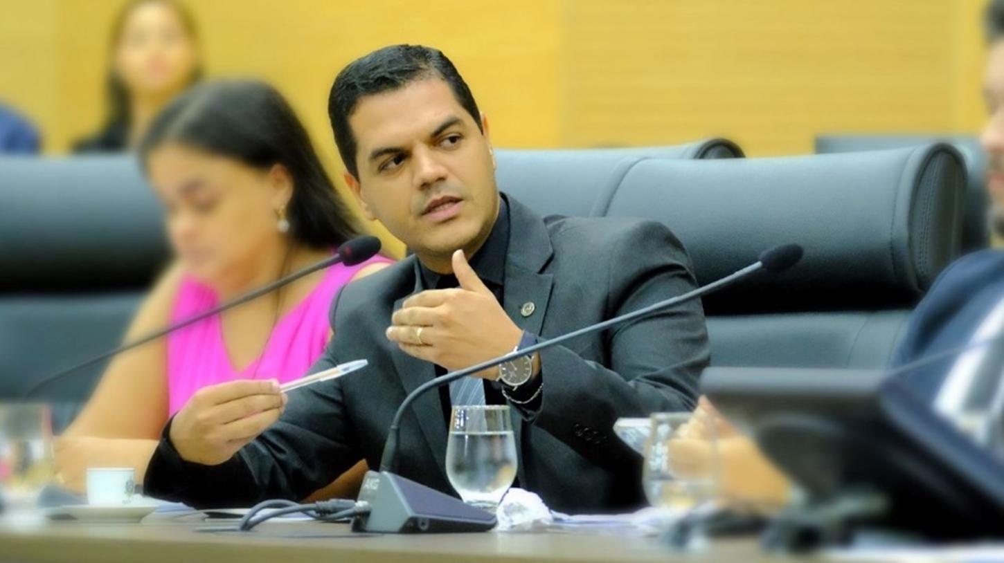 Deputado Cássio Gois destaca investimentos em mais de 30 municípios de RO e anuncia programação dos 48 anos de Cacoal