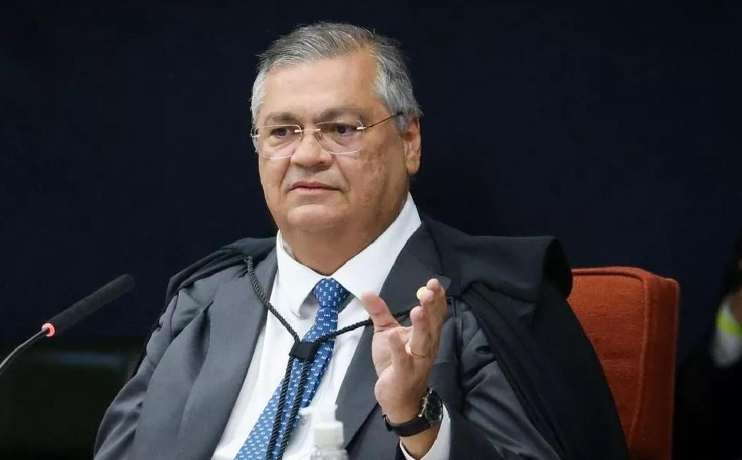 Dino aciona PF para investigar deputados do União e do PP por suspeita de desvio de emendas