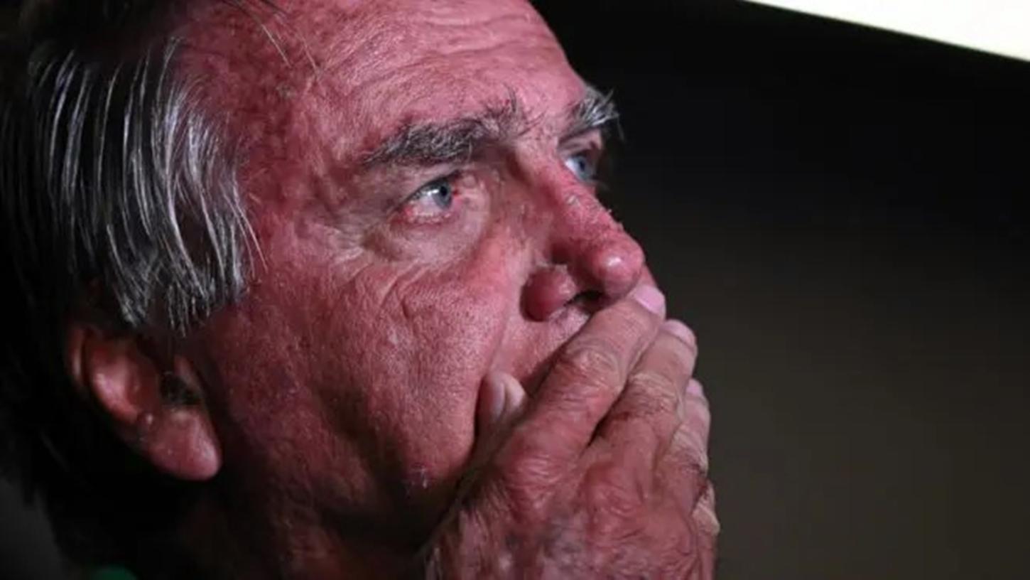 Pedido de 'prisão domiciliar humanitária' de Bolsonaro é negado pelo STF