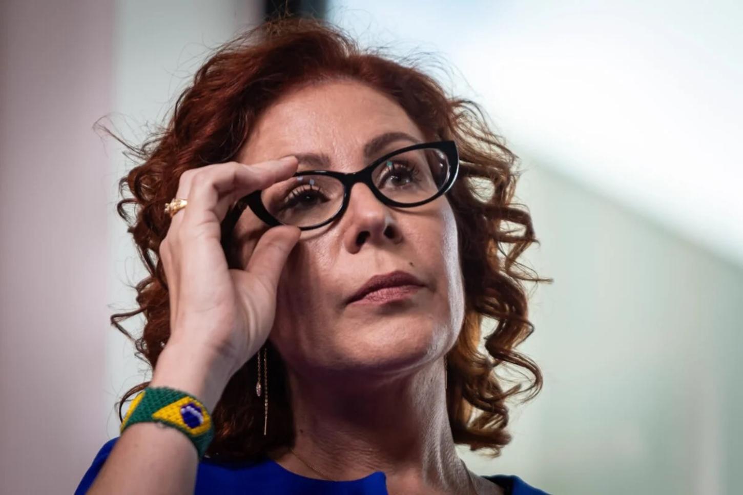 Carla Zambelli renuncia ao cargo de deputada federal