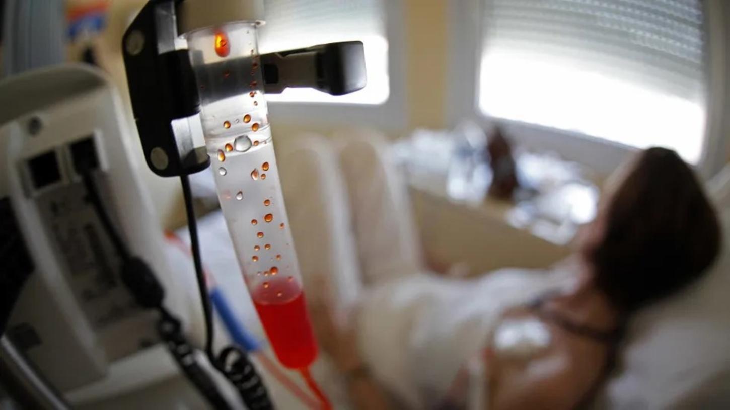 Após quatro anos de quimioterapia, mulher descobre que nunca teve câncer