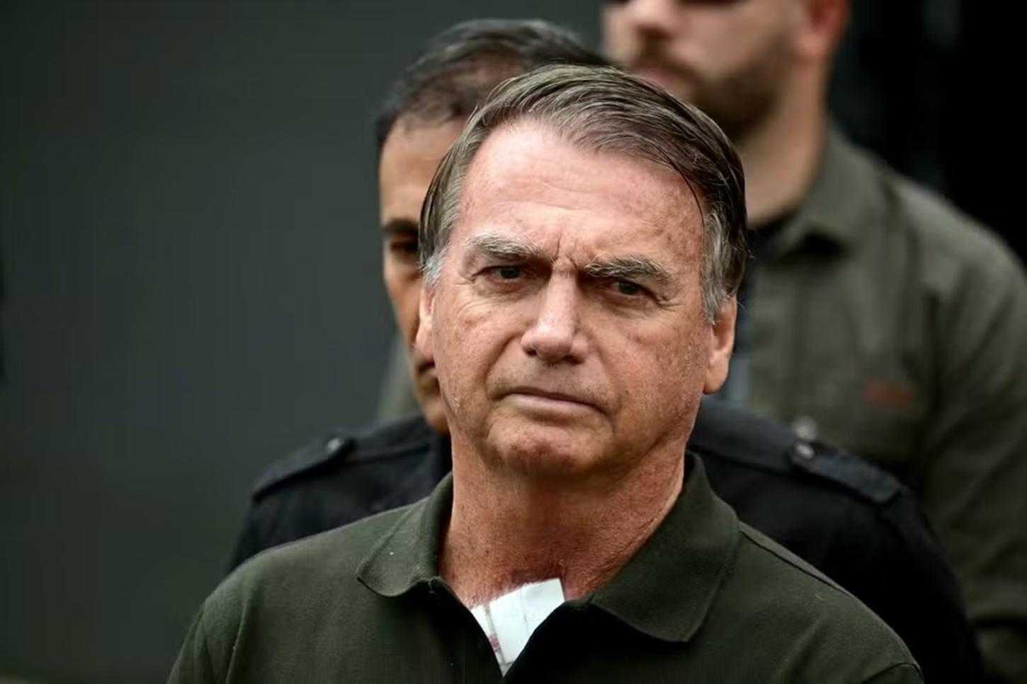Moraes determina transferência de Bolsonaro da Superintendência da Polícia Federal para a Papudinha