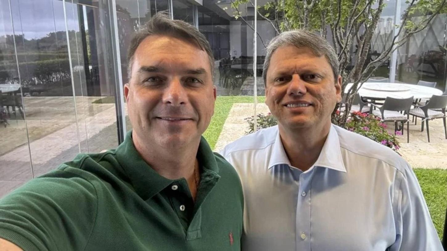 PF investiga: mesma teia de ‘influenciadores’ serviu a Vorcaro, Tarcísio, Nikolas e Flávio