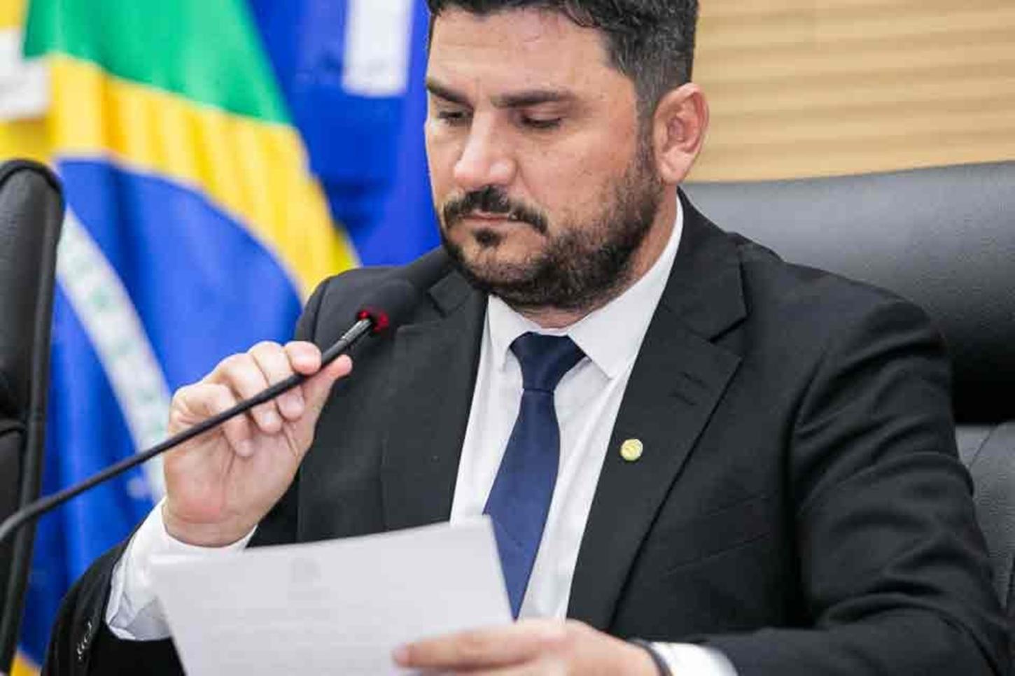 REFIZ – Deputado Jean Mendonça “engaveta” projeto e causa prejuízo milionários a municípios de Rondônia