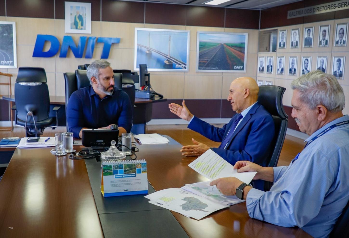 Confúcio Moura cobra mais recursos para rodovias federais  de Rondônia em reunião no DNIT