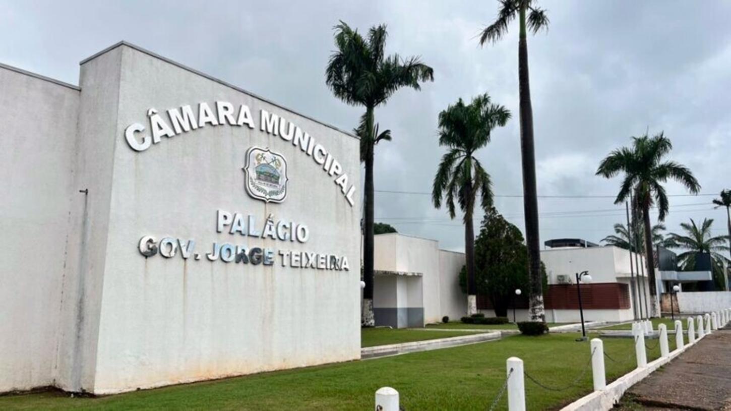 ROLIM DE MOURA -  Vereadores aprovam auxilio alimentação no valor de R$ 2.400