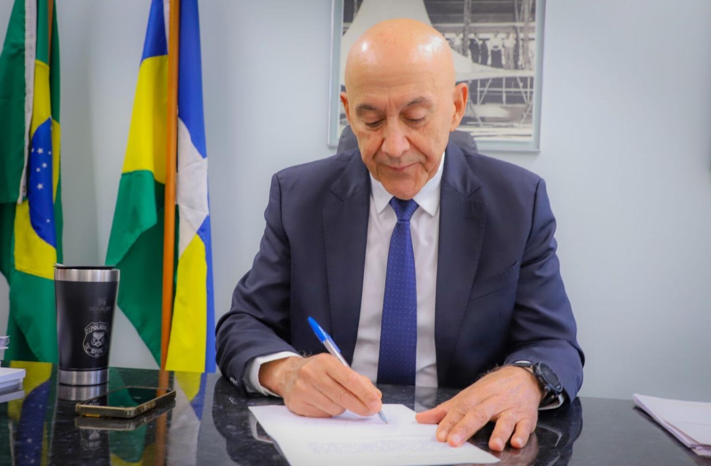 Confúcio Moura fortalece a saúde com projetos inovadores e de impacto social