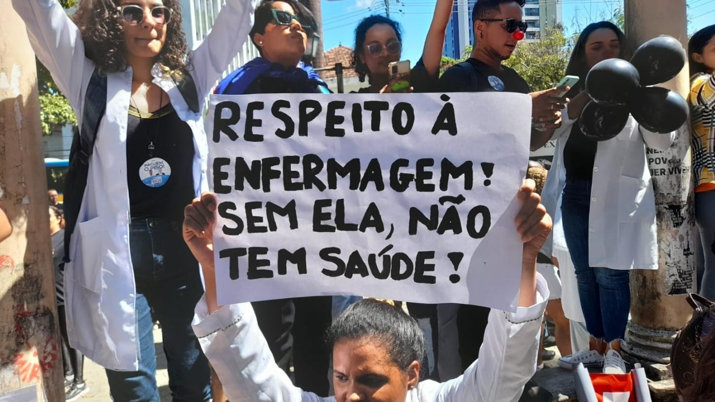 Dia Internacional da Mulher: Enfermagem luta por respeito e valorização