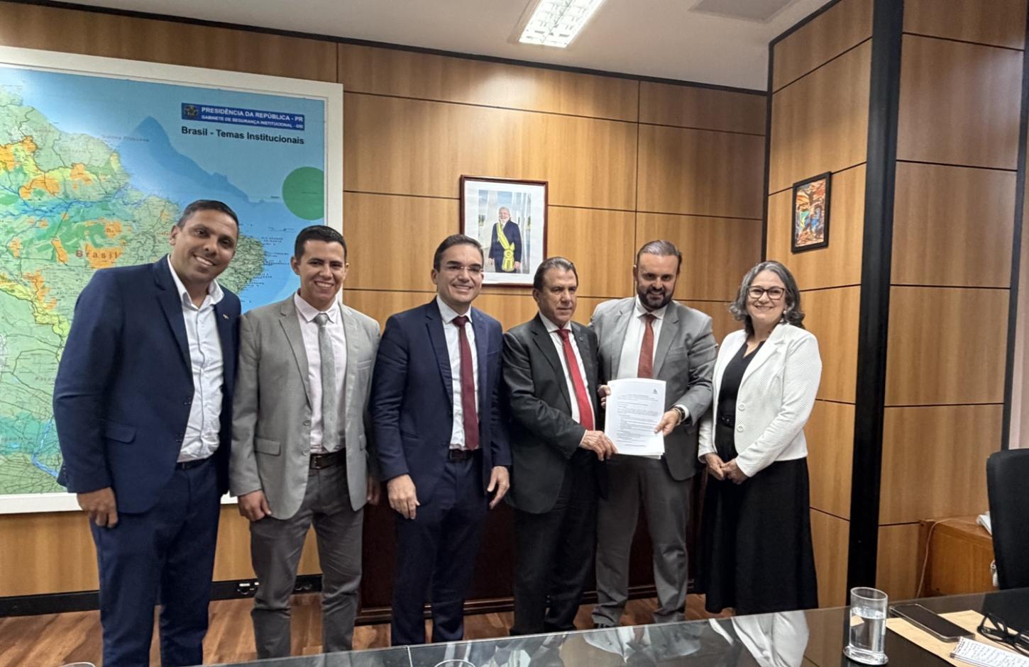 Enfermagem cobra biossegurança em audiência com ministro do Trabalho