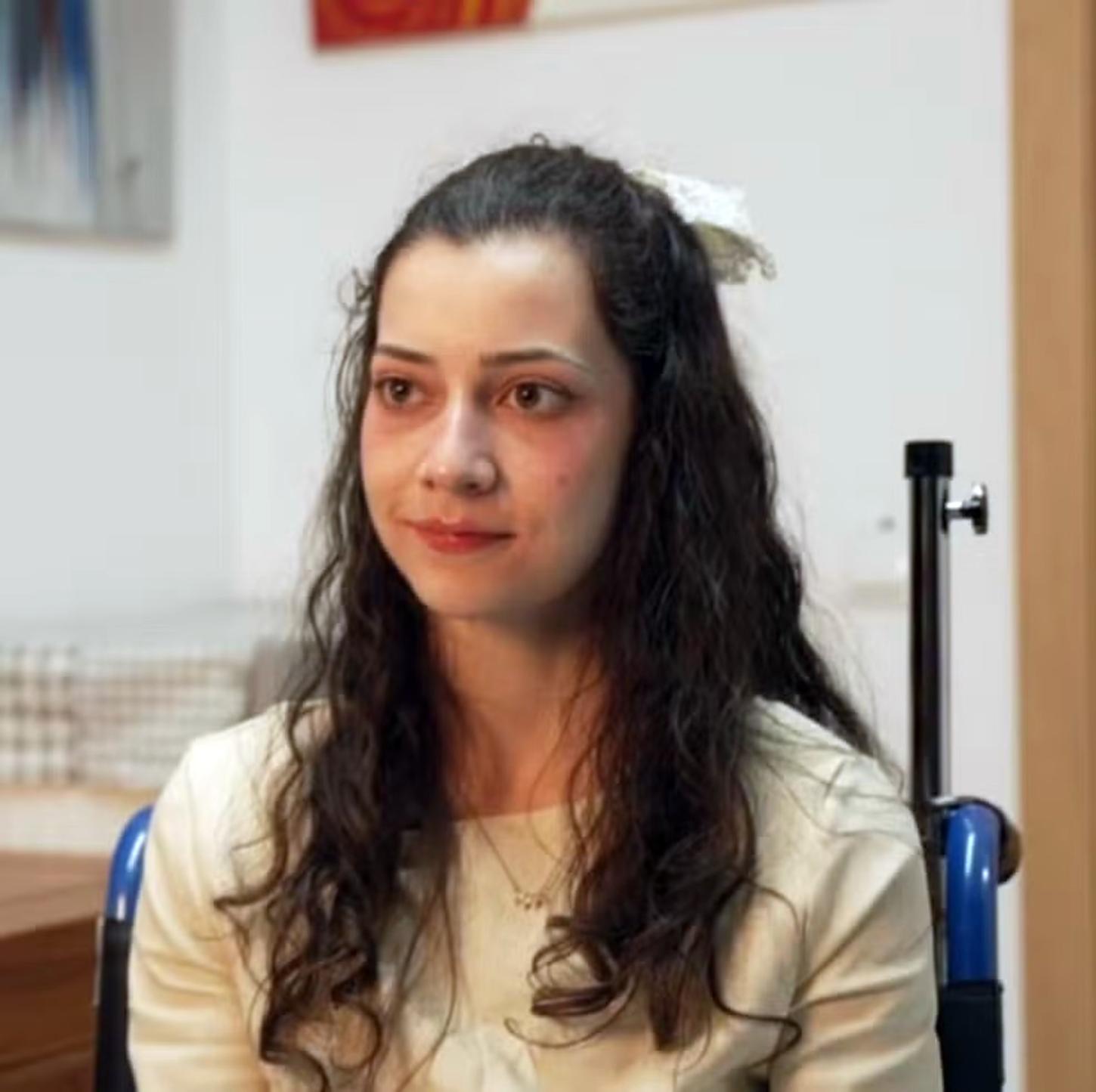 Espanhola de 25 anos consegue autorização para eutanásia após anos de disputa judicial