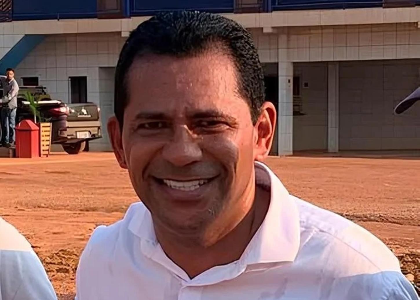 Ex-deputado Jidalias dos Anjos Pinto, o “Tiziu”, é preso após se entregar à polícia em Cerejeiras