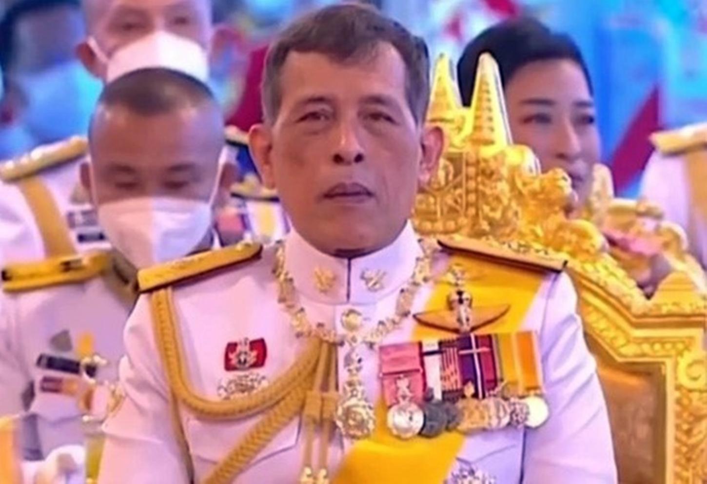 Rei mais rico do mundo com fortuna avaliada em R$ 200 bilhões tem 38 jatos e 300 carros de luxo