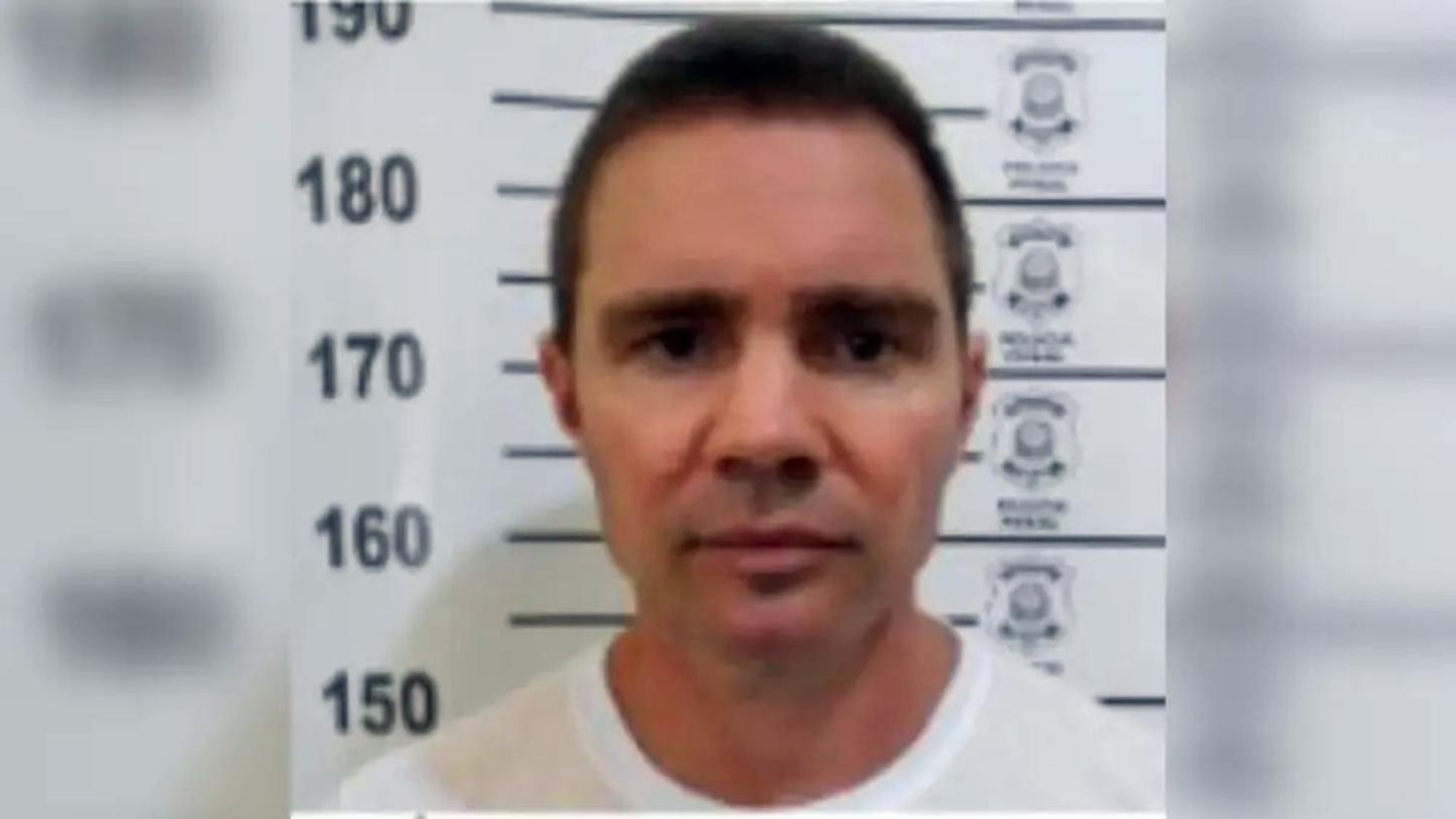 Vorcaro tem surto de raiva, soca parede da cela e grita nomes de autoridades