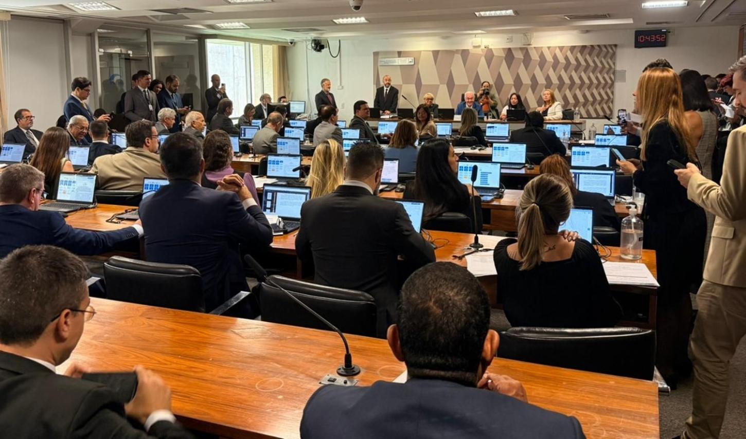 ENFERMAGEM - PEC 19 é aprovada por unanimidade na CCJ do Senado